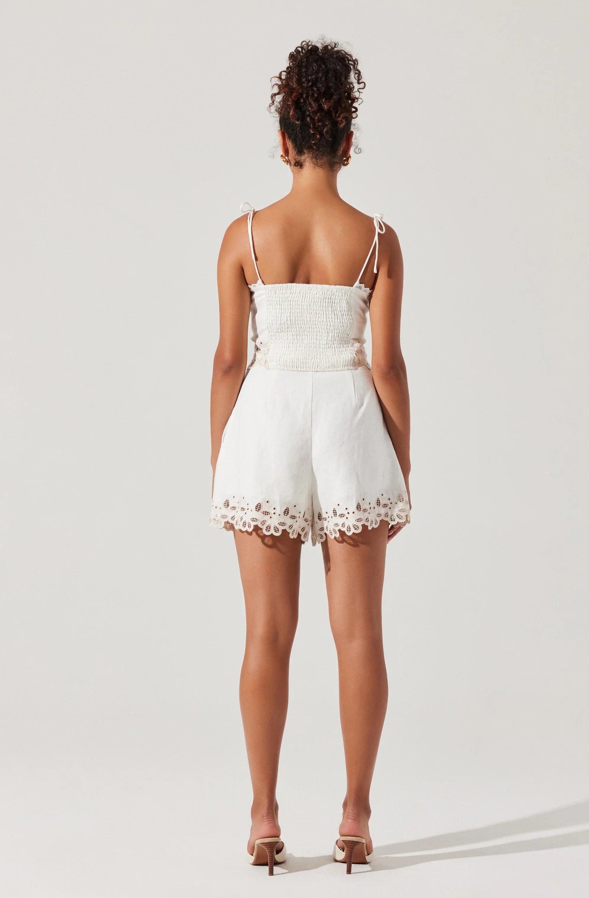 Kiya Linen Embroidered Shorts